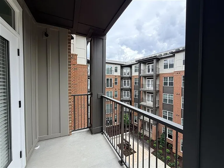 District on the Etowah Apartments — Photo 448