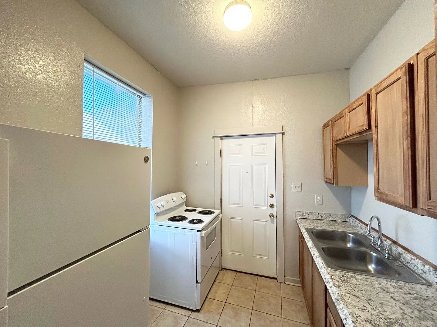1716 N. Olive — Photo 3