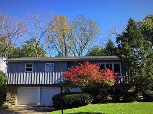 431 Green Bay Rd, Lake Bluff, IL 60044