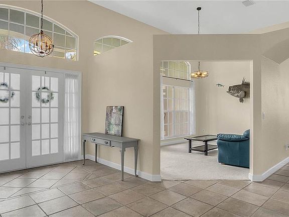 4th image of 1558 Royal Cir