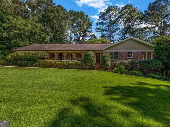 2585 Regency Dr E, Tucker, GA 30084