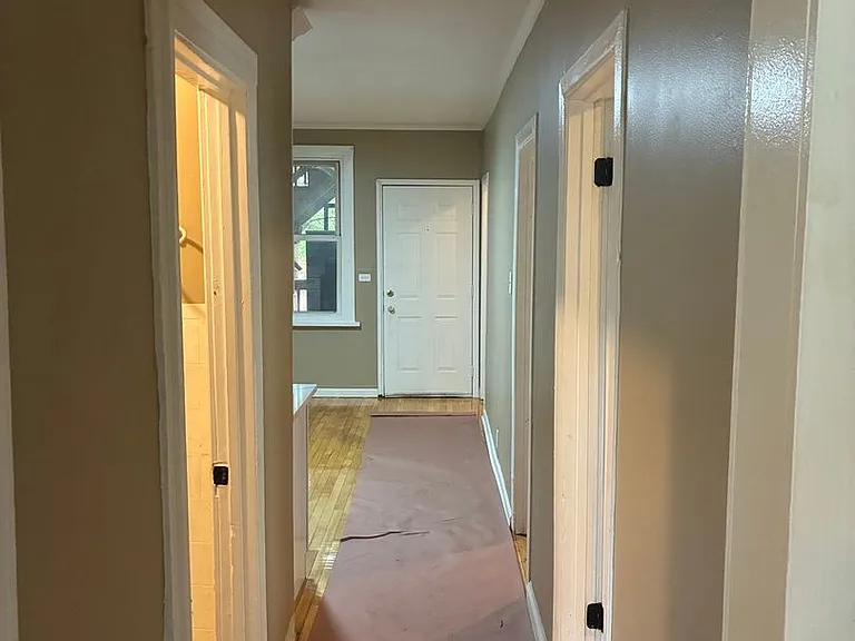5436 S Justine St #1 — Photo 2