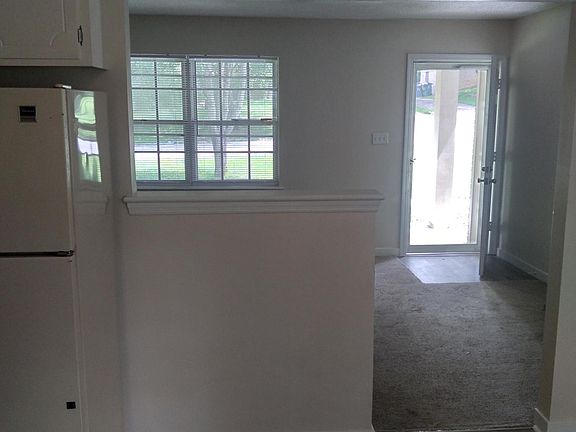 4th image of 7132 Holland Ln