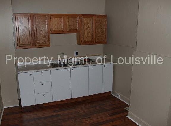 3rd image of 2918 Slevin St