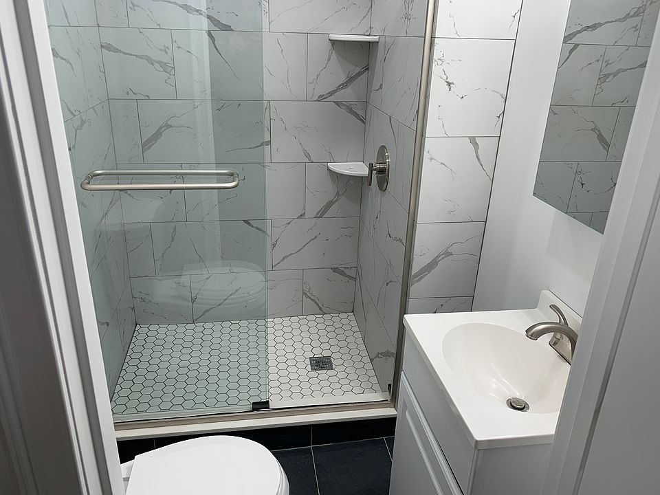 1st image of 223 Newbury St APT 4R