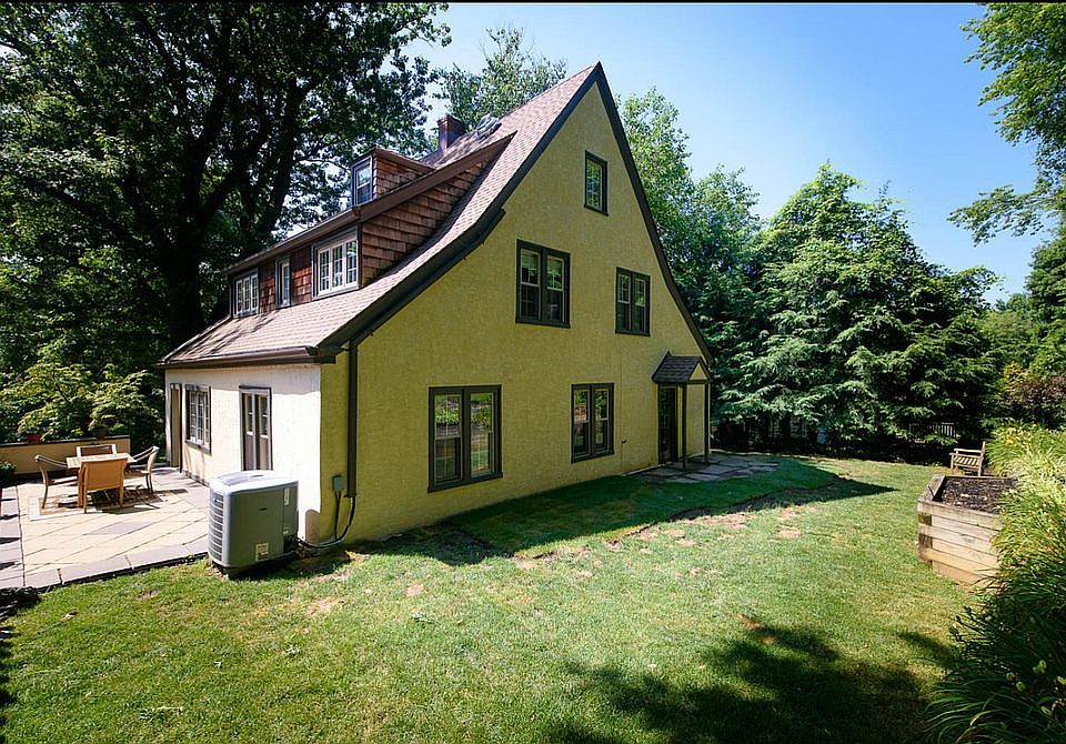 2nd image of 131 E Levering Mill Rd