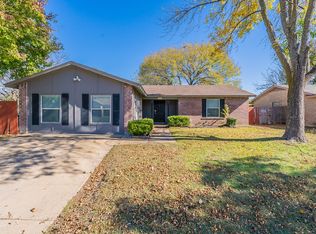 1566 Willowbrook St, Lancaster, TX 75134