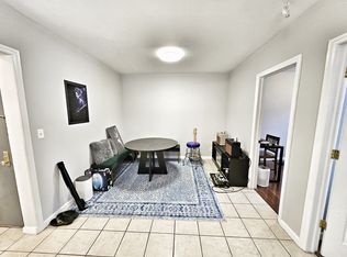 3117 35th St APT 2R, Astoria, NY 11106