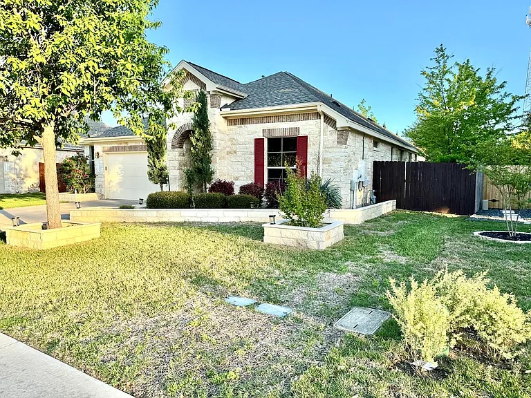3104 Herrero Path — Photo 1