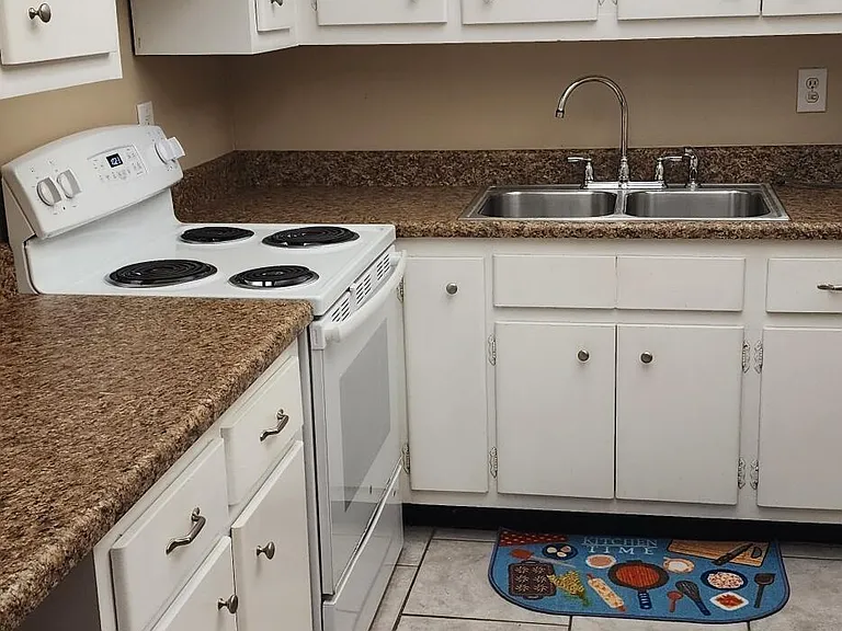 223 Columbia Dr #319 — Photo 4