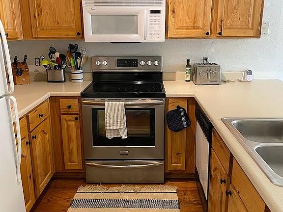 3rd image of 253 Pelican Cir Unit 1606