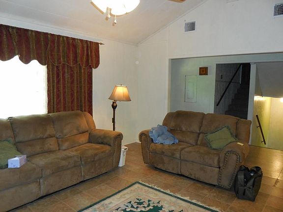4th image of 359 N Evergreen Dr