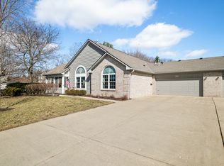 5721 Quail Crossing Dr, Indianapolis, IN
