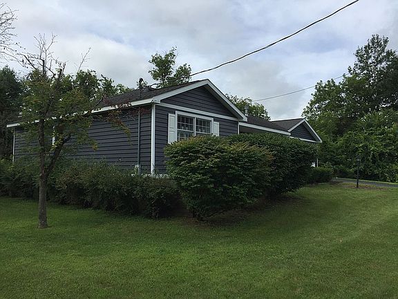 4th image of 296 W Circular St
