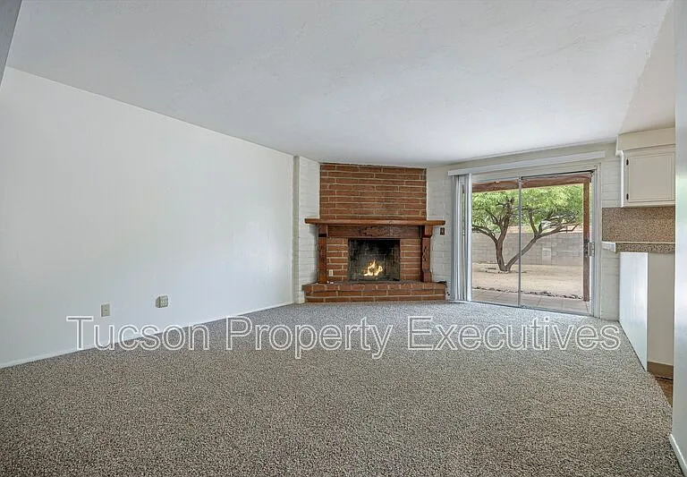 3534 N Palmer Dr — Photo 6