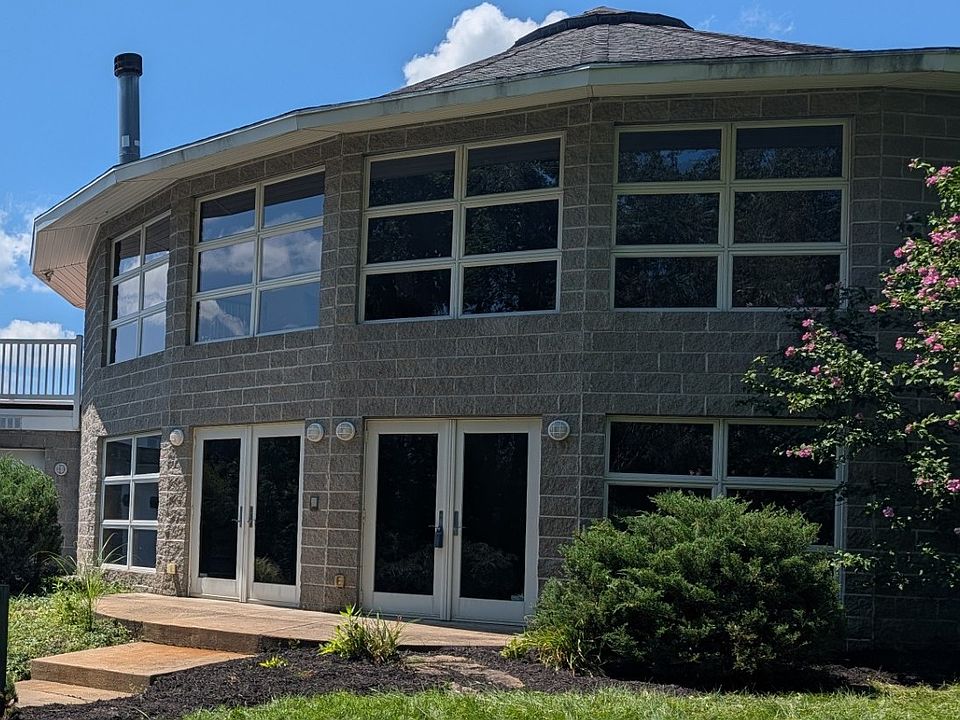 1st image of 237 Cherry Valley Rd