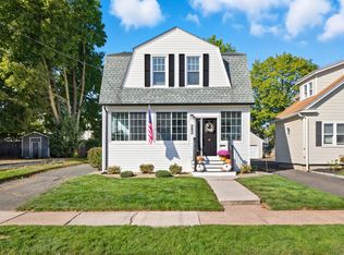 287 Whiting Ln, West Hartford, CT 06119