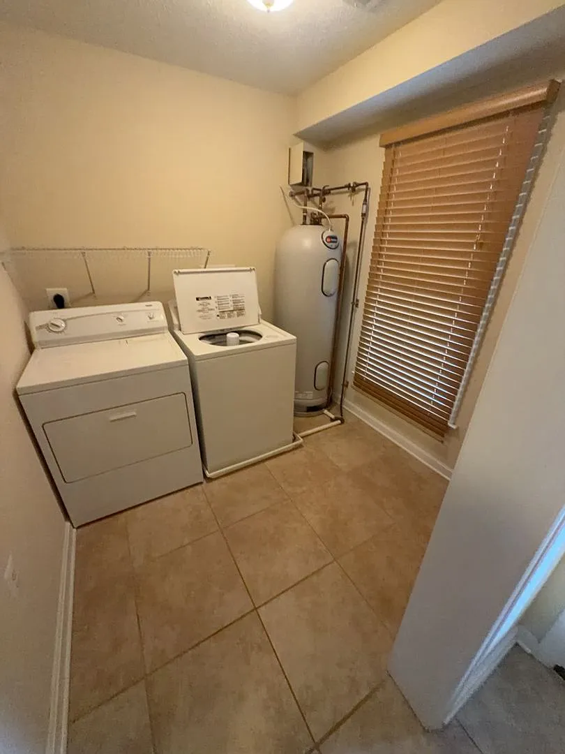 2270 Valor Dr — Photo 2