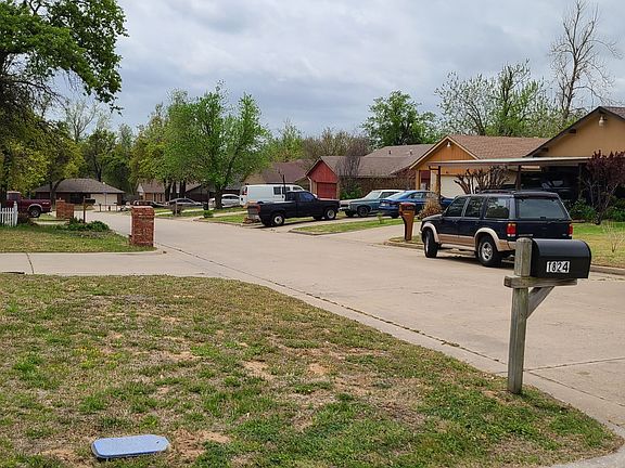 4th image of 1824 Kaye Dr
