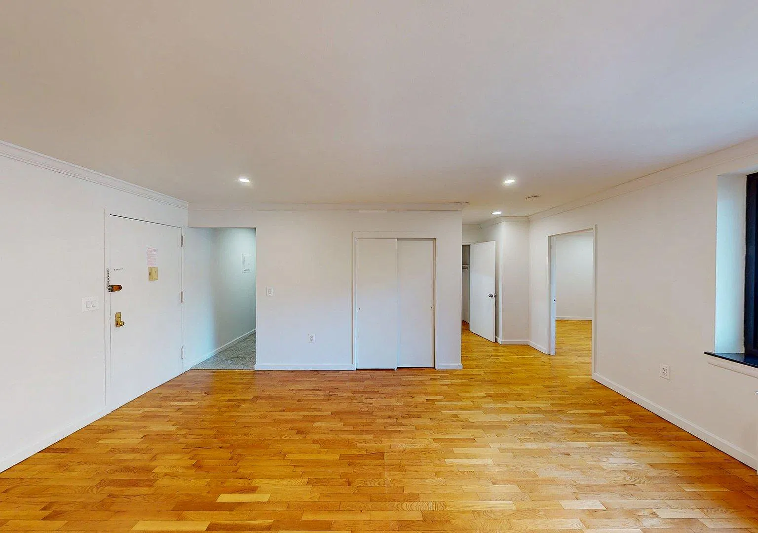 284 Mott Street — Photo 2