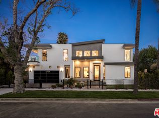 704 N Las Palmas Ave, Los Angeles, CA 90038