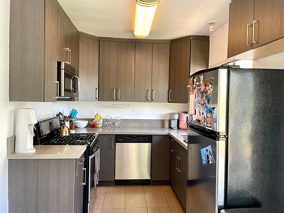 5th image of 1301 S Saltair Ave APT 3