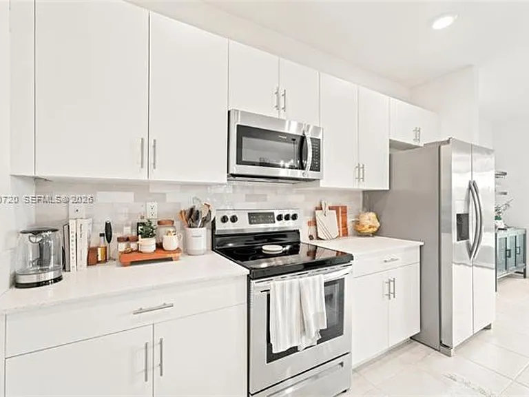25540 SW 108th Ave — Photo 17