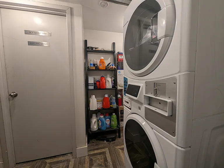 237 Frost St #1A — Photo 10