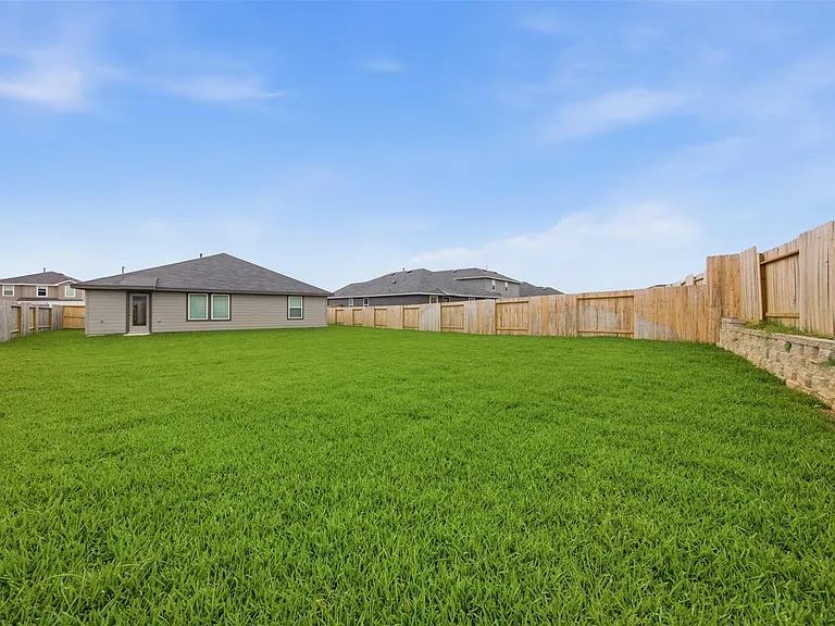 40810 Hawthorne Glades St — Photo 30