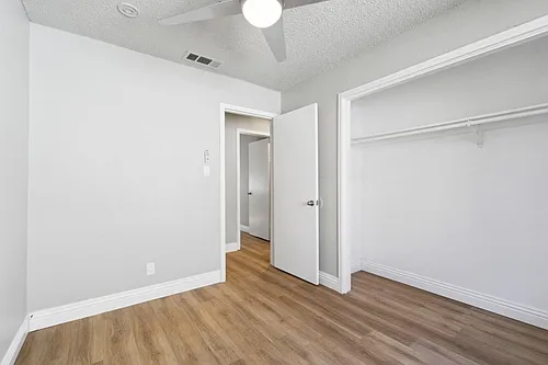 329 N Diana St #102 Photo 1