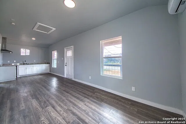 2 bed, 1.0 bath, 773 sqft, $1,000 — Photo 3