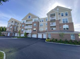 530 Regency Dr #23, Fishkill, NY 12524