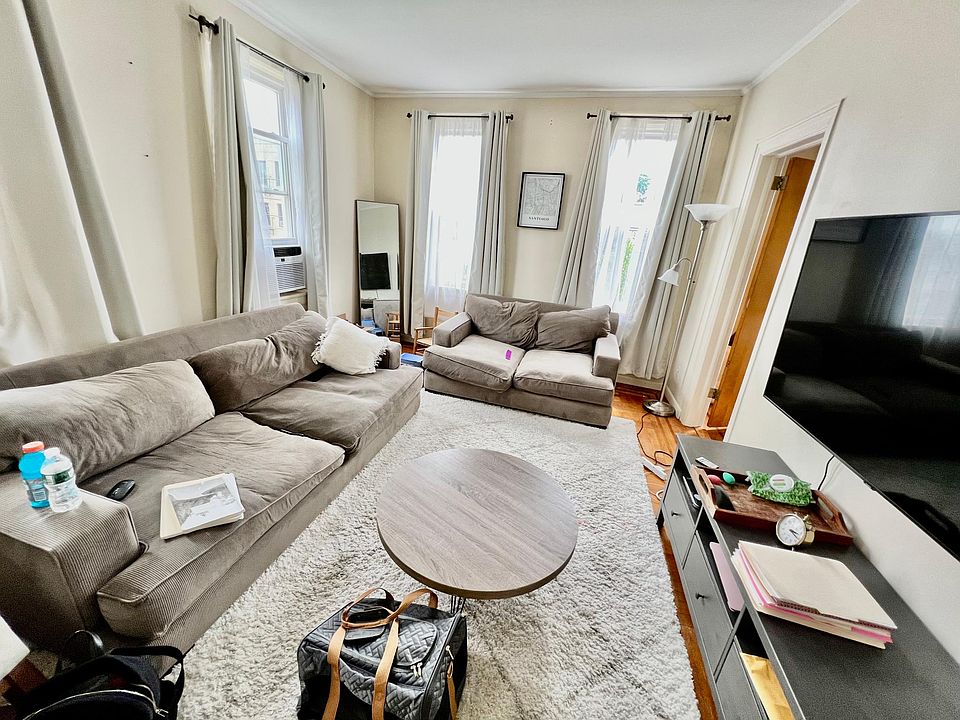 2nd image of 1242 Bradford Ave APT 3