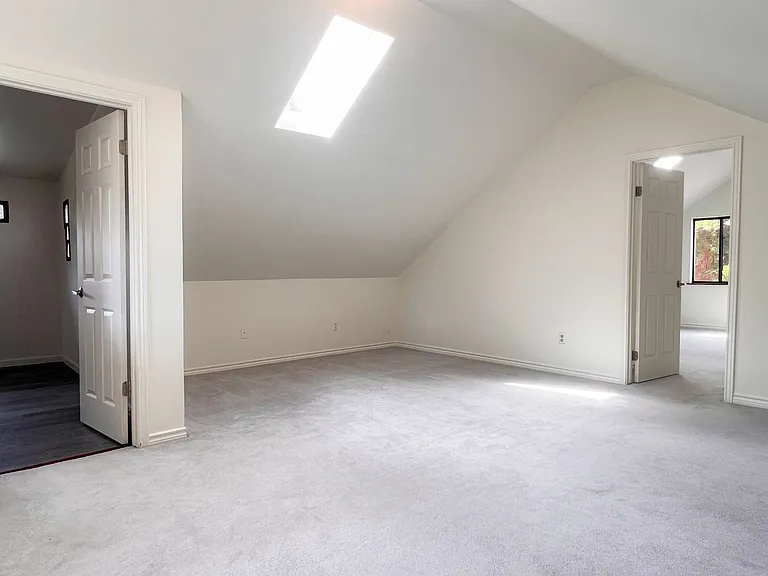 1055 River St — Photo 17