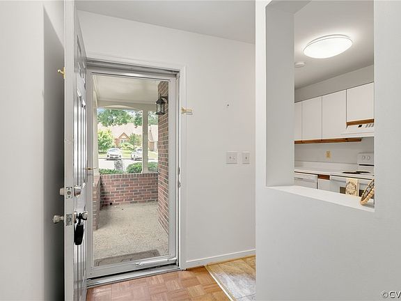 4th image of 3118 Lake Shire Ct