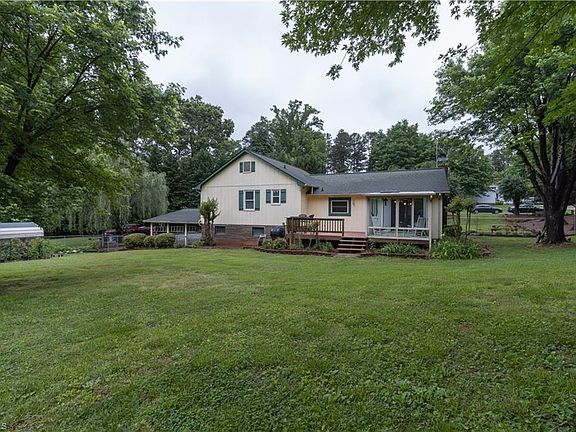 4th image of 309 Pine Valley Dr