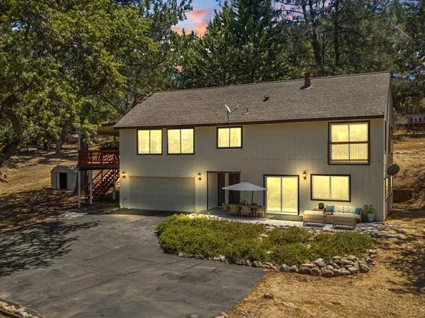 12629 Cresthaven Dr, Groveland, CA 95321