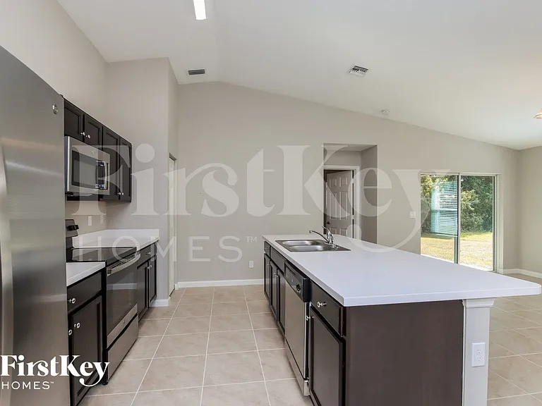 530 Ortega St SE — Photo 6