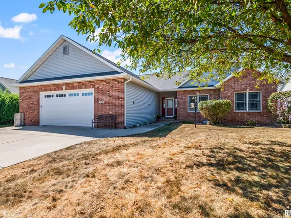 1725 Tracey Ln, Chatham, IL 62629