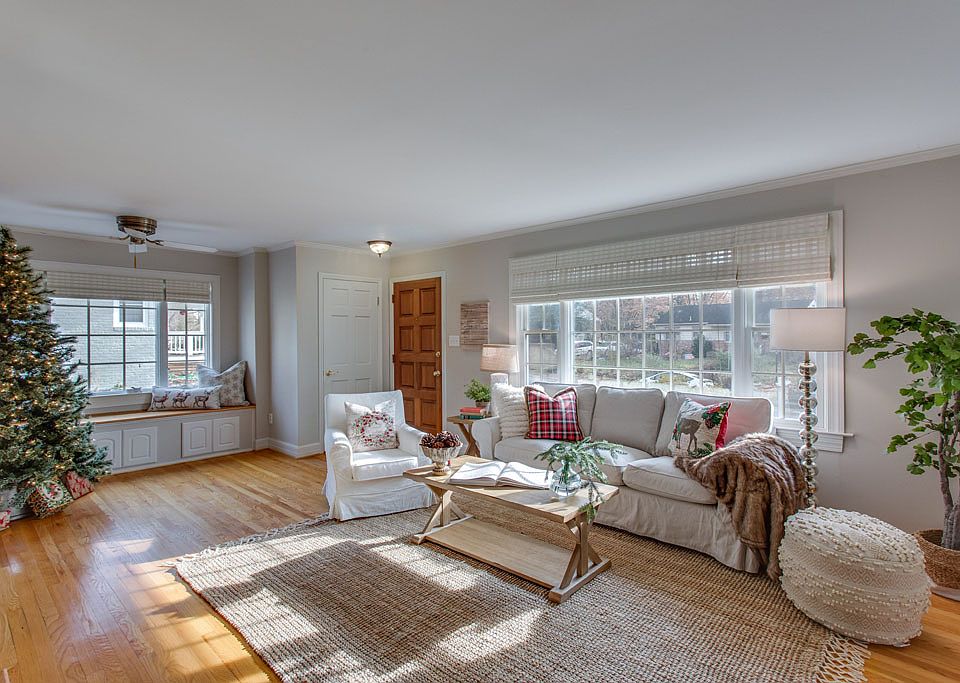 Welcome to 2004 Jamestown Rd