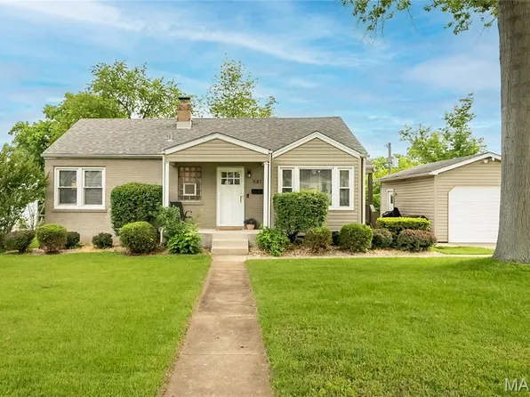 581 Meadowridge Dr, Saint Louis, MO 63122