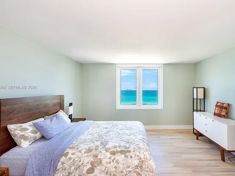 2301 Collins Ave #1009 — Photo 8