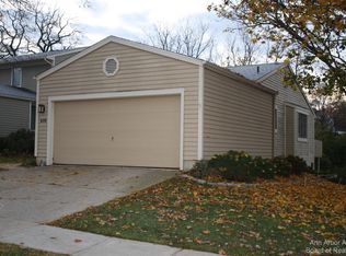 639 Woodcreek Ct, Saline, MI 48176