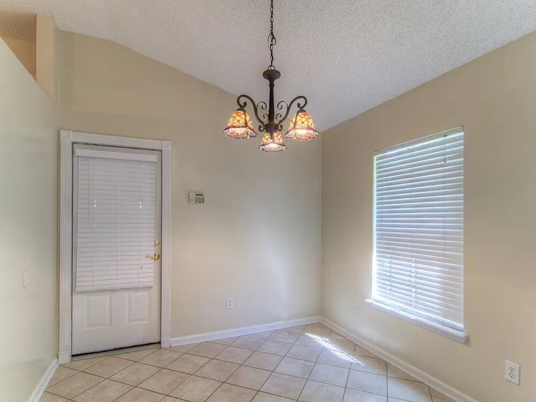 1588 Glen View St — Photo 5
