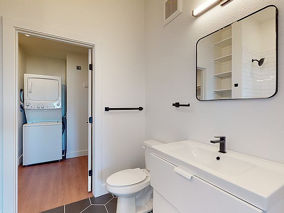 4th image of 1598 Hooker St #403