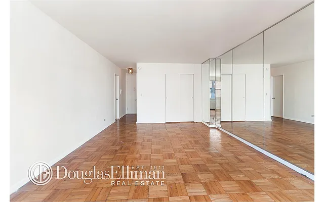 Rented by Douglas Elliman | media 17