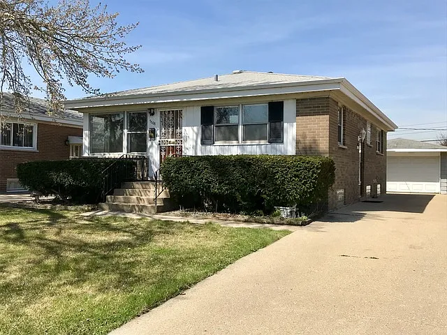 5108 N Ozark Ave photo 1