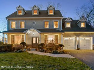 8 Ridgeview Ave, Atlantic Highlands, NJ 07716