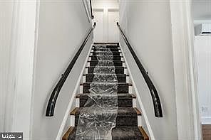 4th image of 537 S Walnut St #6