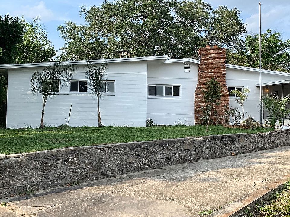 1st image of 1695 Golfview Dr